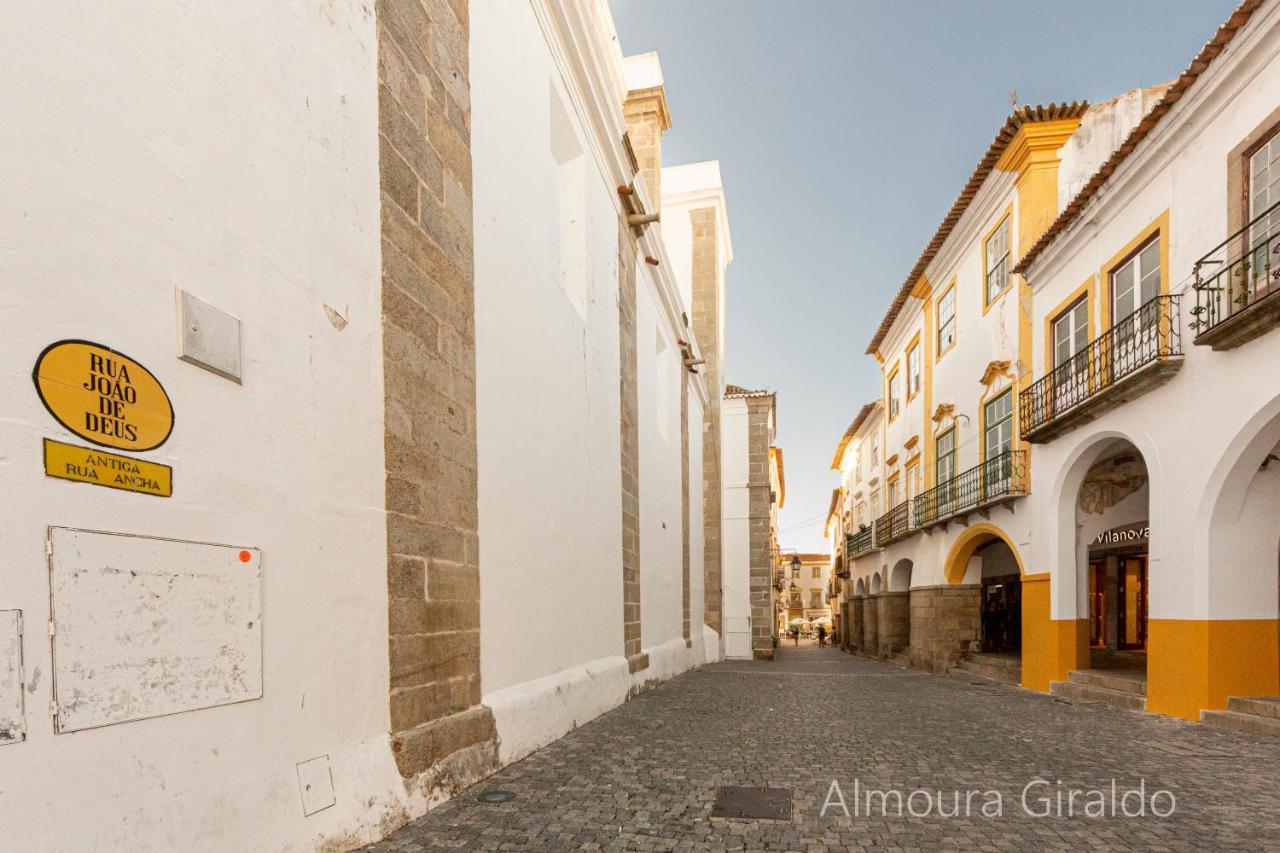 エヴォラAlmoura Giraldo Centro Historicoアパートメント エクステリア 写真